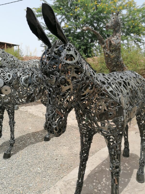 Sculpture en métal ANE – Image 7