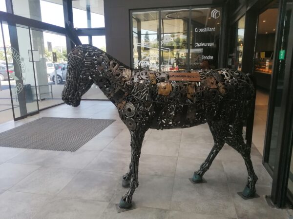 Sculpture en métal ANE – Image 2