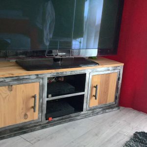 Meuble TV en métal et bois, modèle CONCEPT