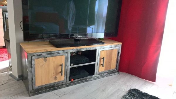 Meuble TV en métal et bois, modèle CONCEPT