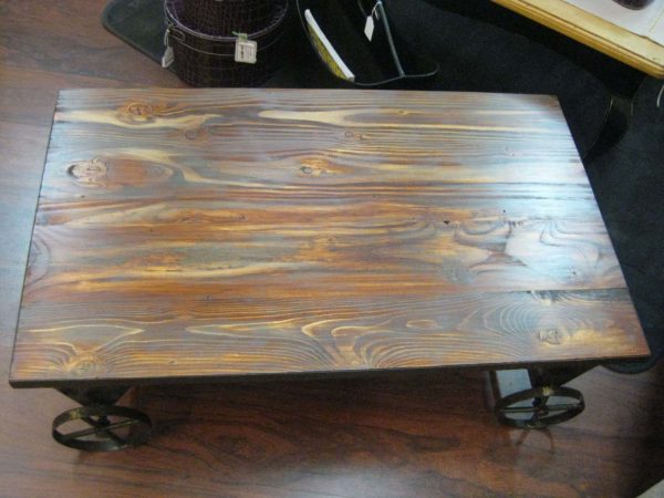 Table basse modèle LA MINE – Image 2