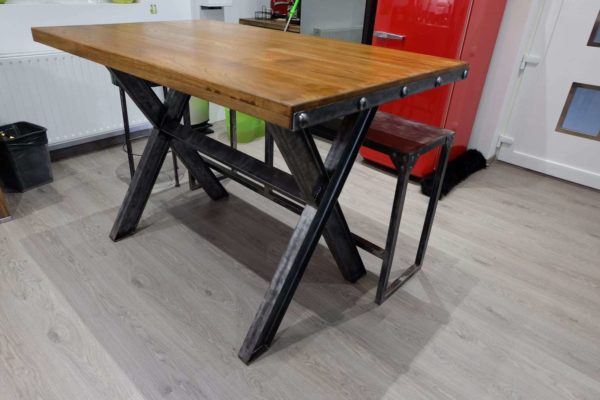 Table de salle à manger en métal et bois modèle BLEND – Image 3