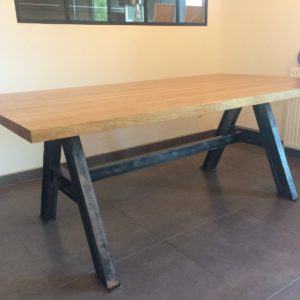 Table de salle à manger en métal et bois modèle MASH