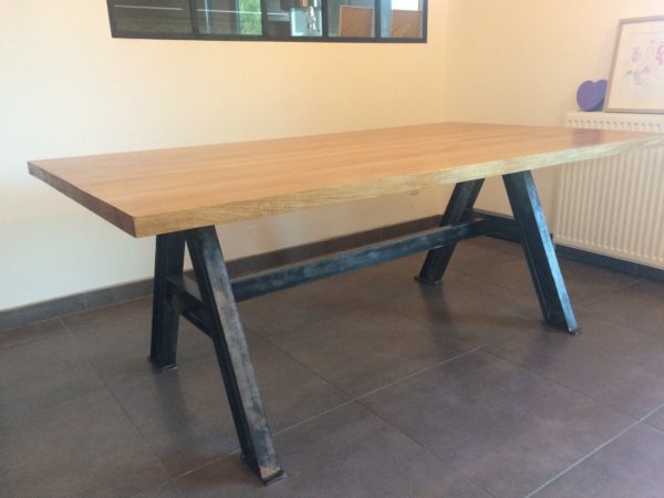 Table de salle à manger en métal et bois modèle MASH