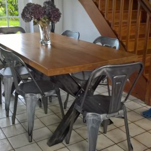 Table de salle à manger en métal et bois modèle TOWN