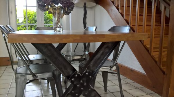 Table de salle à manger en métal et bois modèle TOWN – Image 2