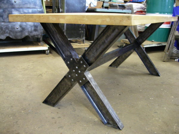 Table de salle à manger en métal et bois modèle TOWN – Image 3