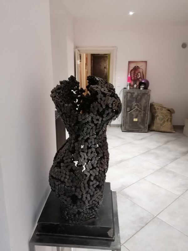 LE BUSTE – Image 4