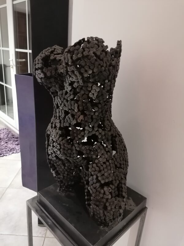 LE BUSTE – Image 2