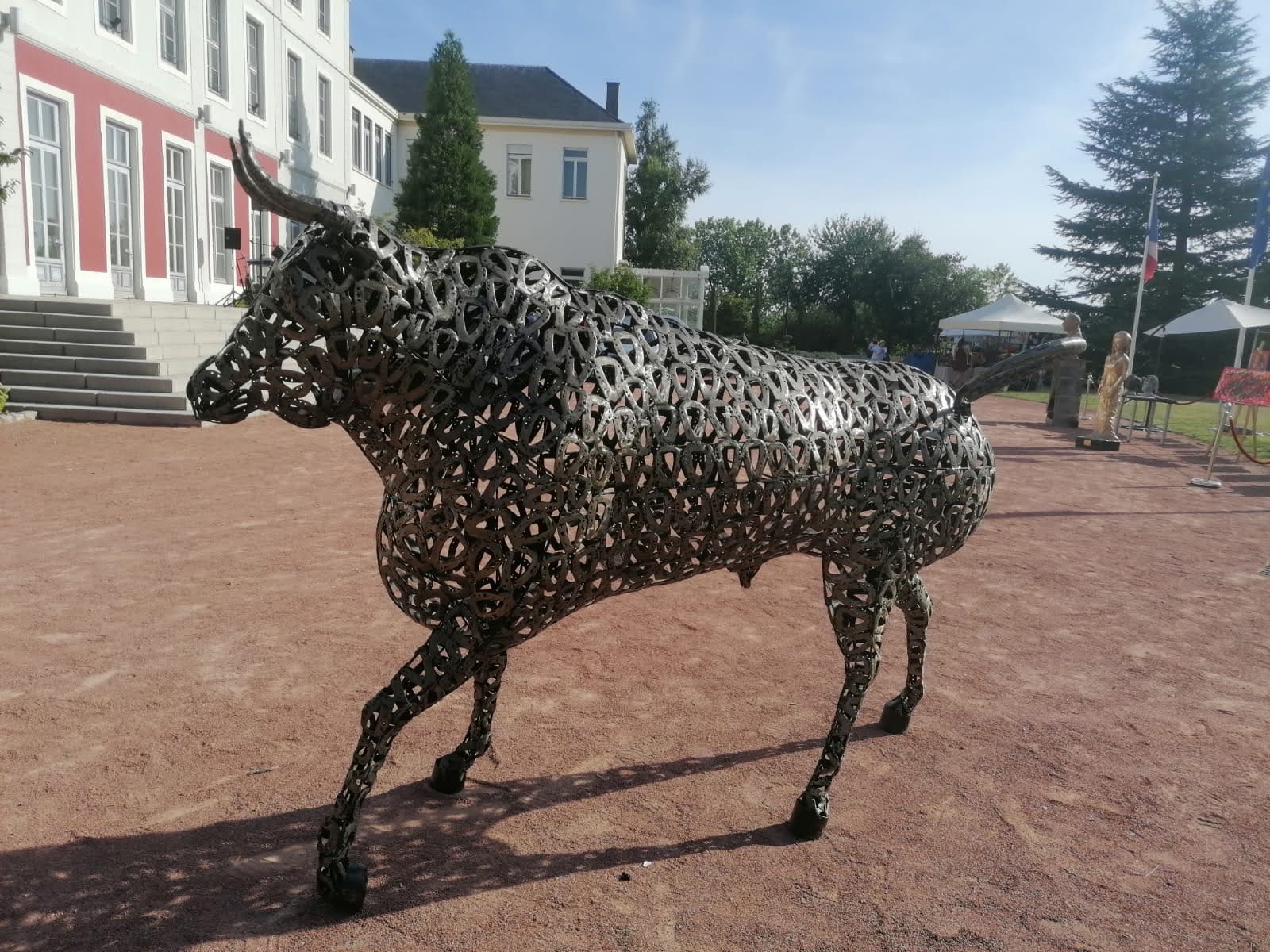 Exposition sculpture taureau Parc Bécot Le Coteau